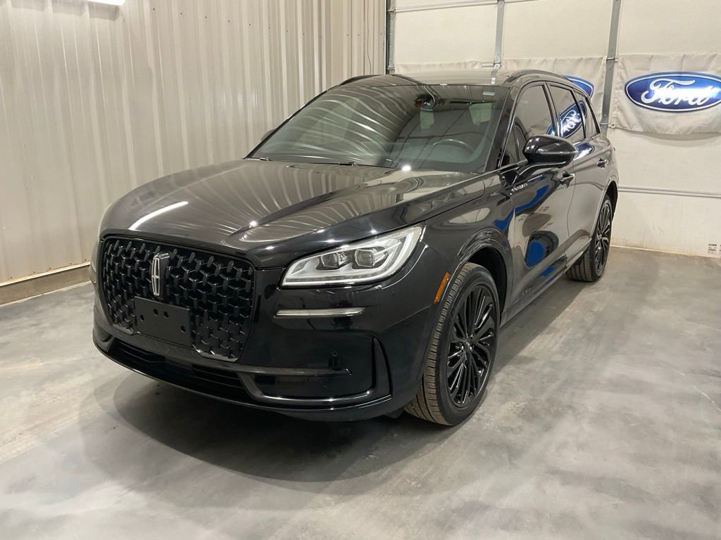 Used 2023 Lincoln Corsair Reserve w/ Equipment Group 201A image 3