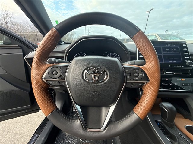 Used 2022 Toyota Avalon Limited image 14