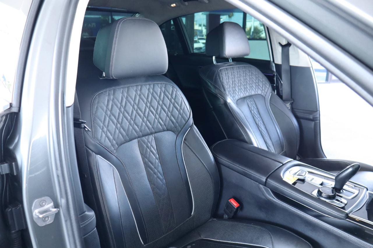 Used 2018 BMW 750i RWD image 39
