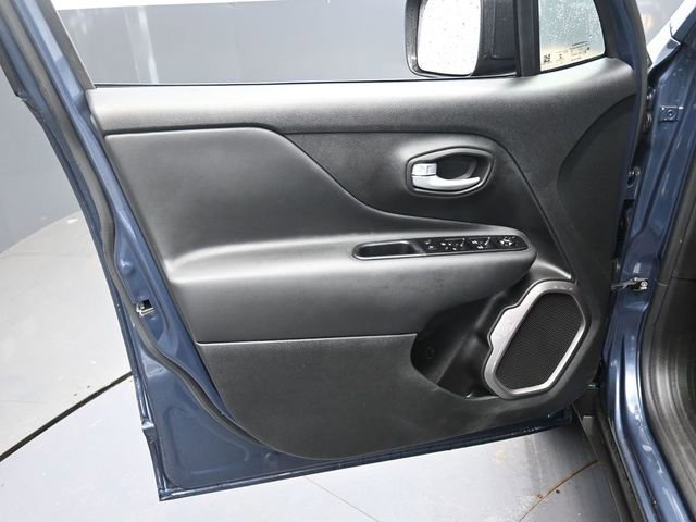 Used 2023 Jeep Renegade Latitude w/ Sun/Sound Group image 13