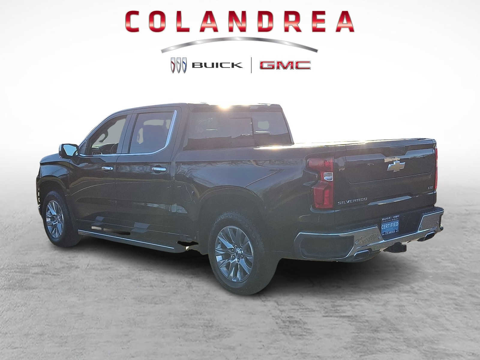 Certified 2021 Chevrolet Silverado 1500 LTZ w/ Safety Package II AWD/4WD image 4