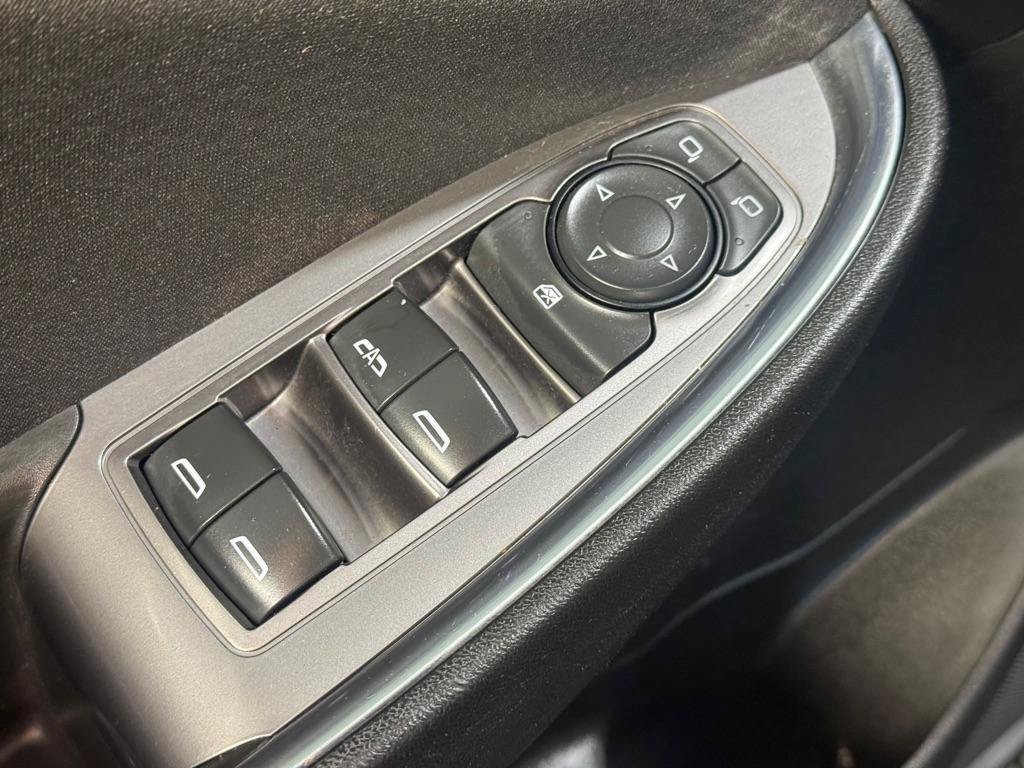 Used 2017 Chevrolet Malibu LT FWD image 28