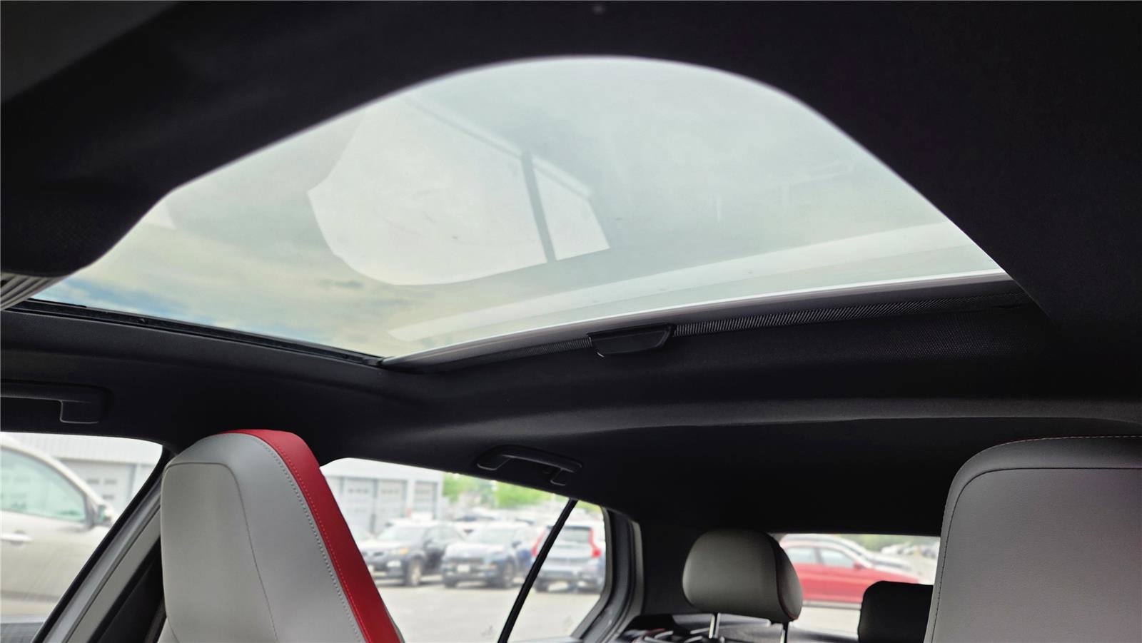 New 2026 Volkswagen GTI SE FWD image 22