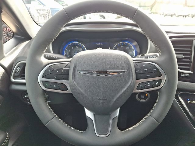 Used 2025 Chrysler Pacifica Select image 20