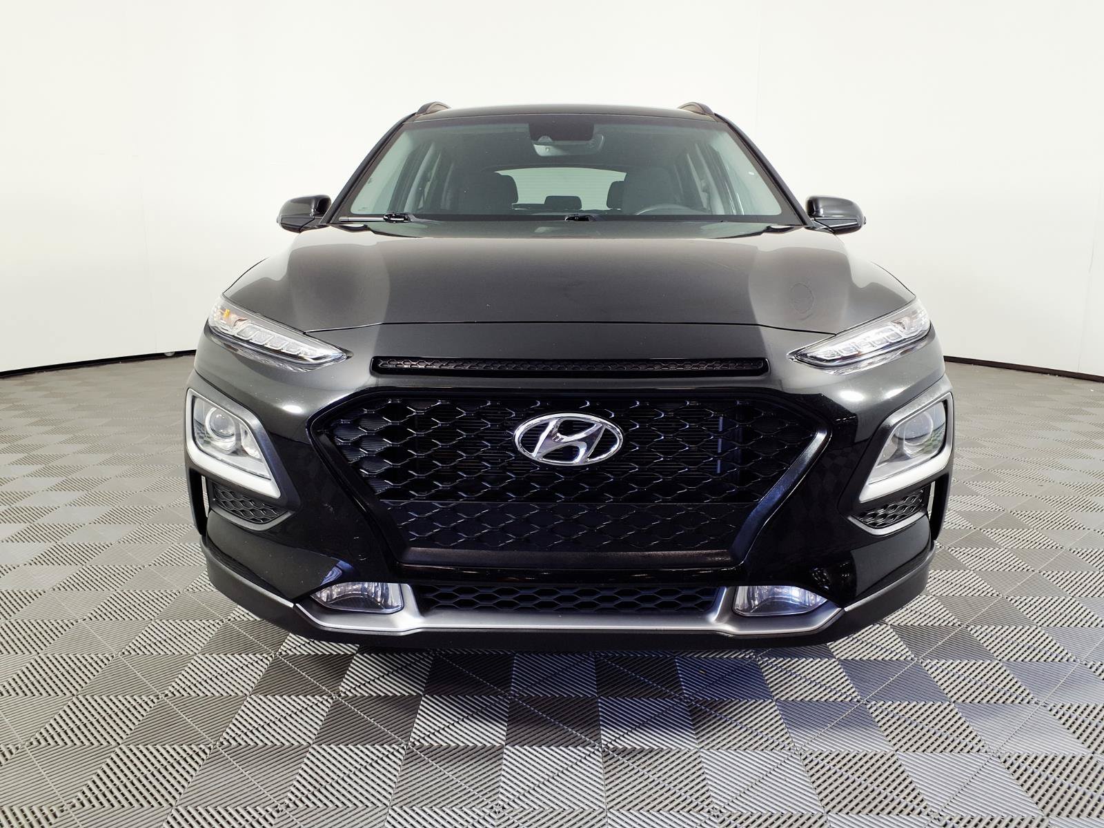 Certified 2021 Hyundai Kona SEL Plus w/ Cargo Package FWD image 2