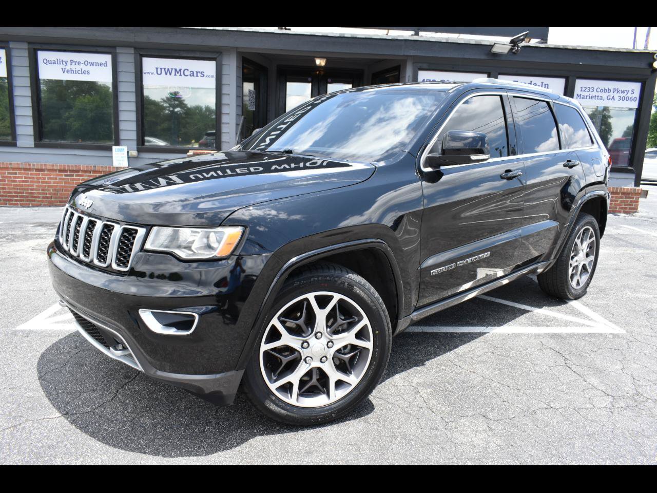 Used 2018 Jeep Grand Cherokee Limited AWD/4WD image 1