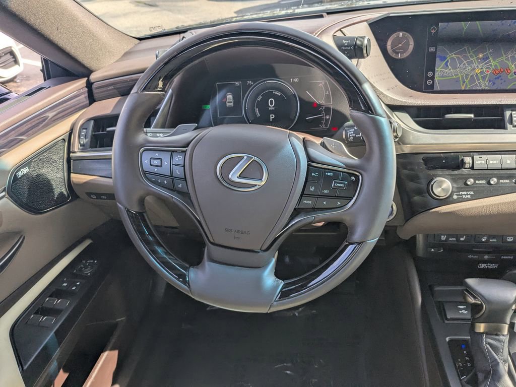 Used 2021 Lexus ES 300h Ultra Luxury image 3