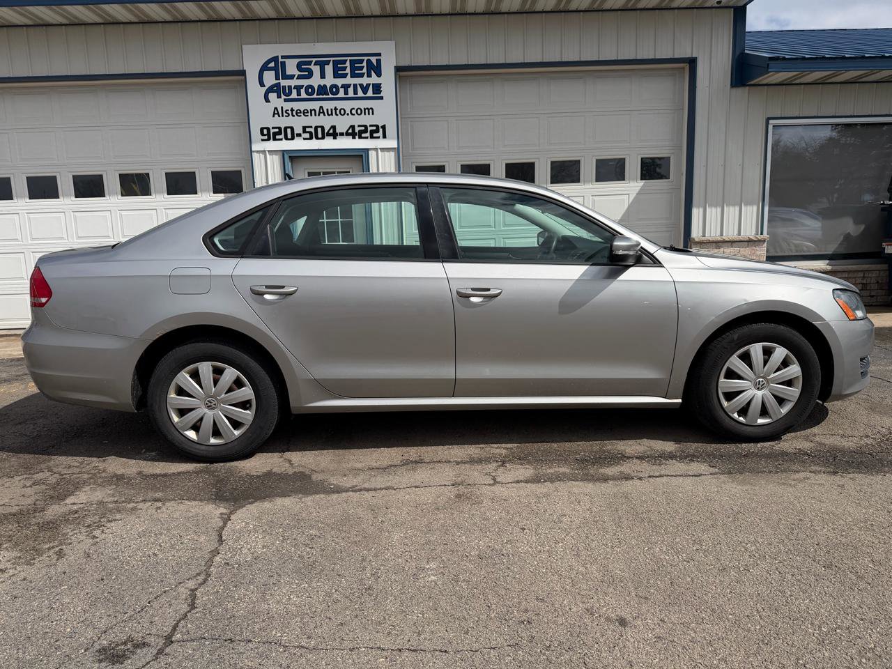 Used 2013 Volkswagen Passat 2.5 S FWD image 2