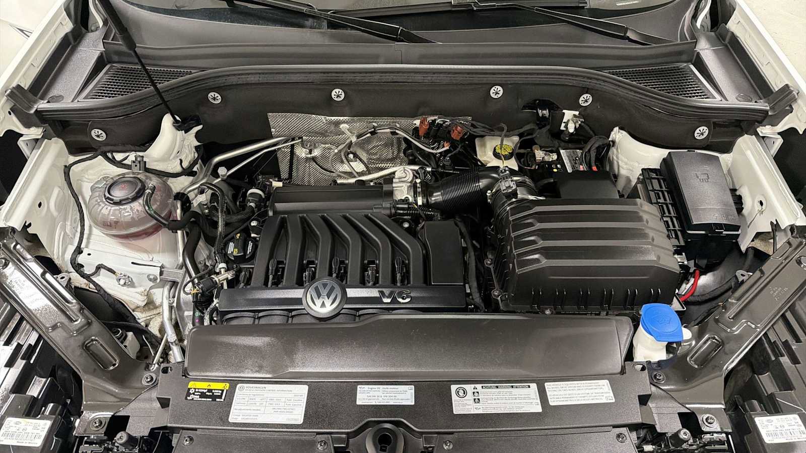 Used 2020 Volkswagen Atlas Cross Sport SE image 30