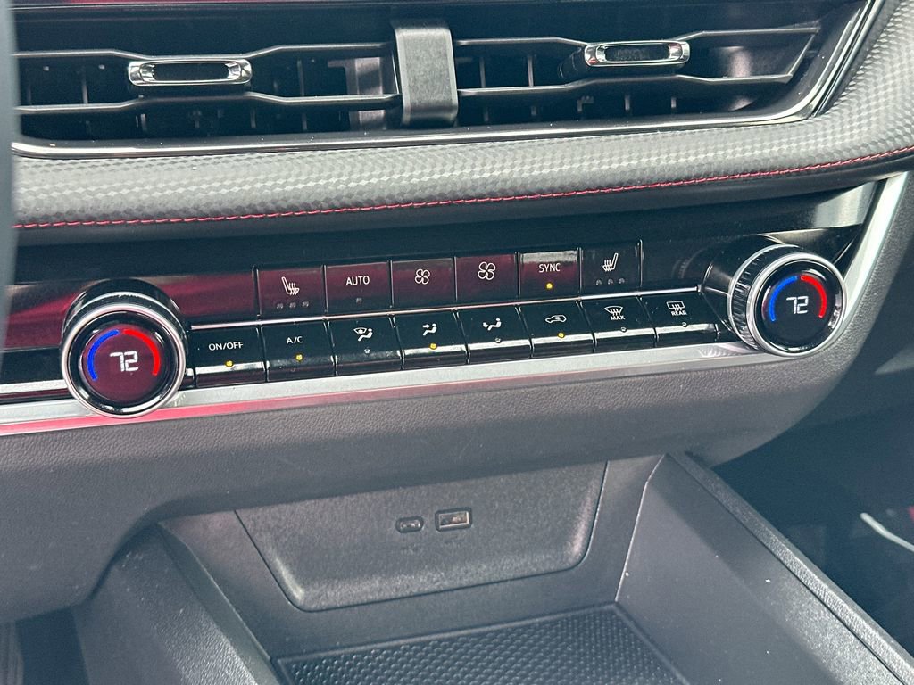 Used 2025 Chevrolet Equinox RS image 16