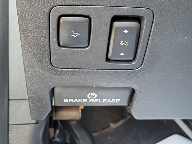 Used 2019 Ford F350 Platinum w/ Platinum Ultimate Package AWD/4WD image 16
