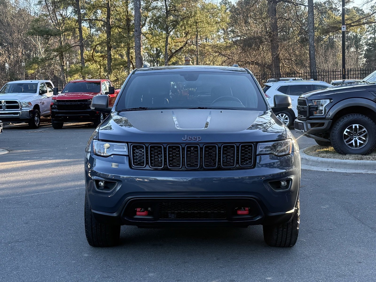 Used 2019 Jeep Grand Cherokee Trailhawk w/ Trailhawk Luxury Group image 2