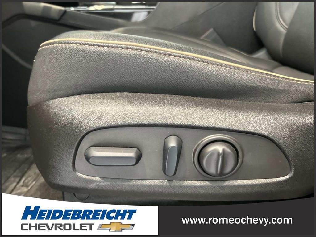 Certified 2022 Chevrolet Blazer Premier w/ Enhanced Convenience Package AWD/4WD image 14