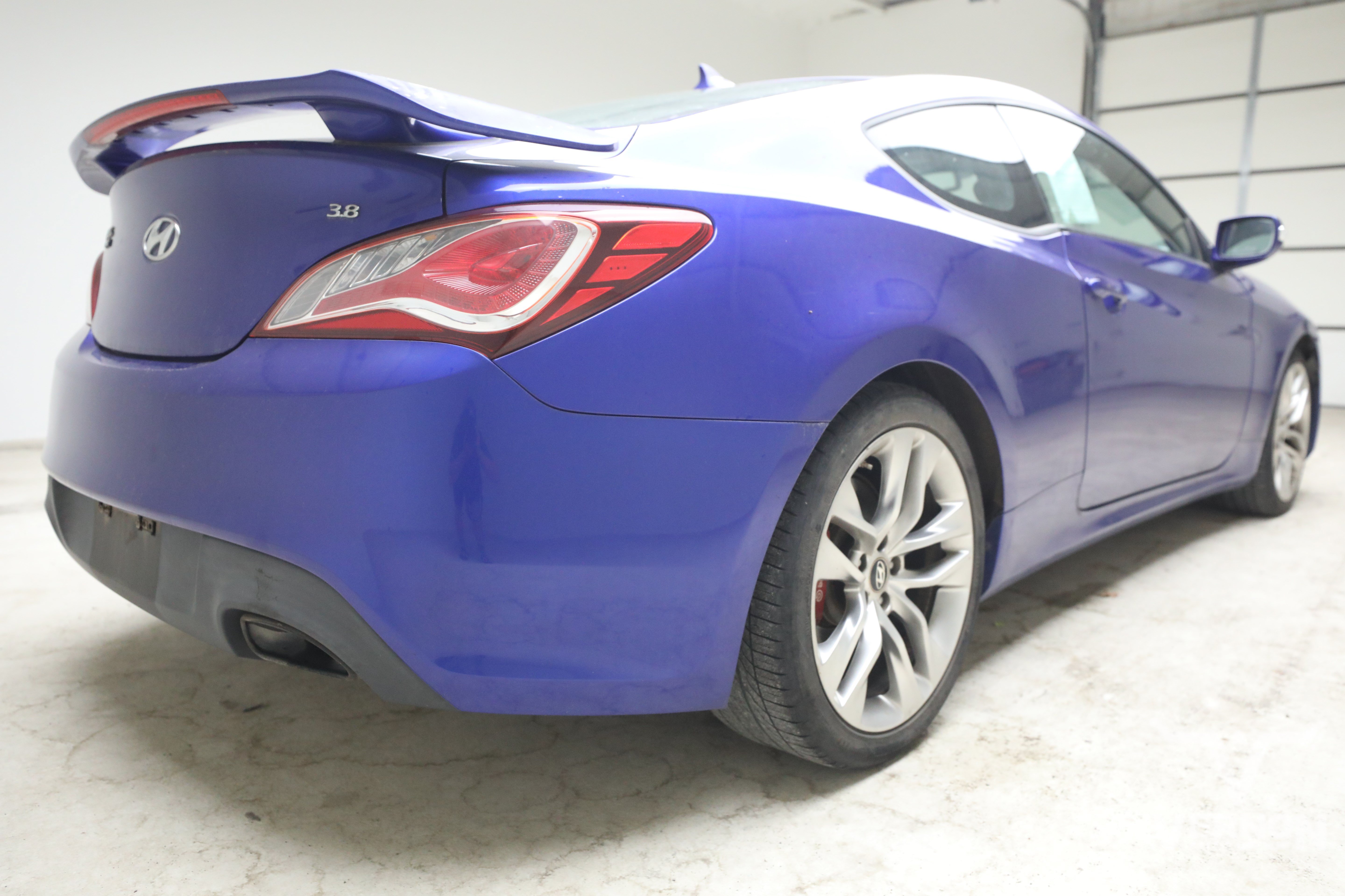 Used 2013 Hyundai Genesis 3.8 RWD image 4