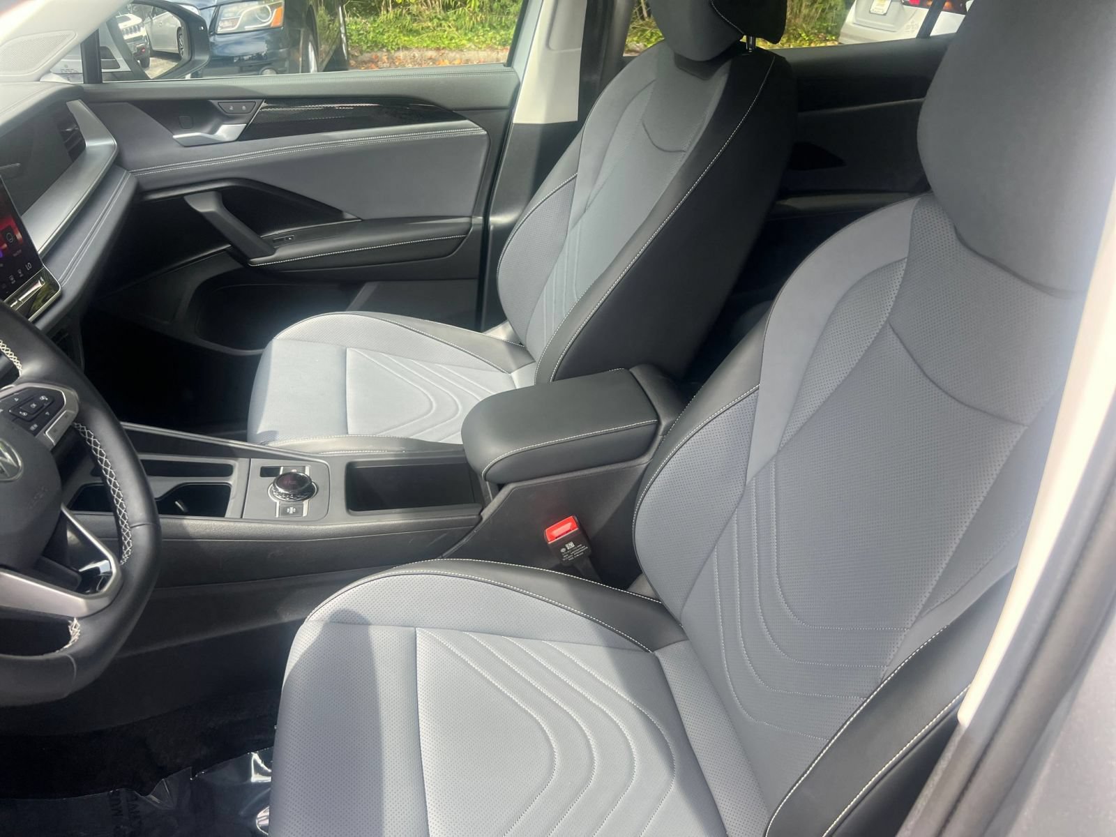 Used 2026 Volkswagen Tiguan SE FWD image 32
