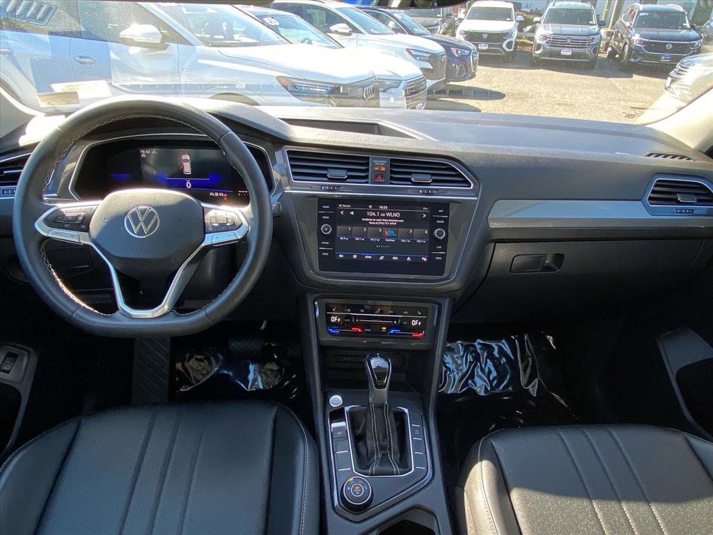 Certified 2022 Volkswagen Tiguan SE image 11