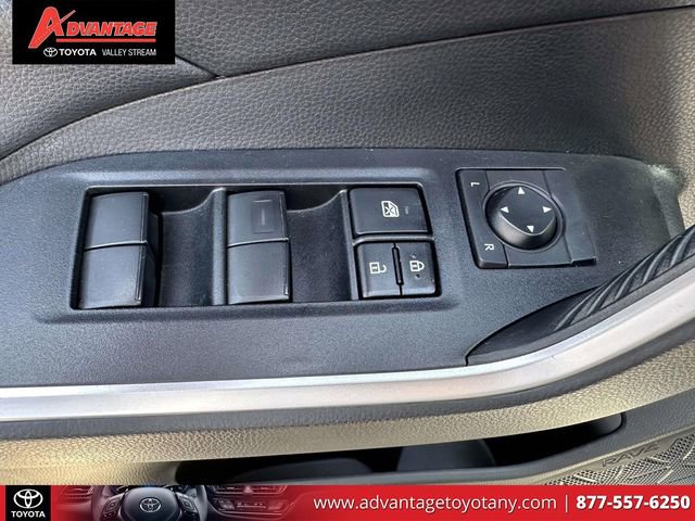Certified 2019 Toyota RAV4 LE FWD image 22