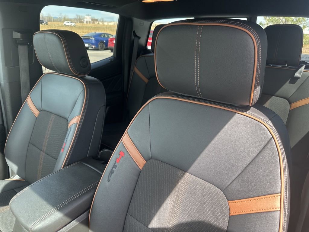 Used 2023 GMC Canyon AT4 w/ Technology Package image 15