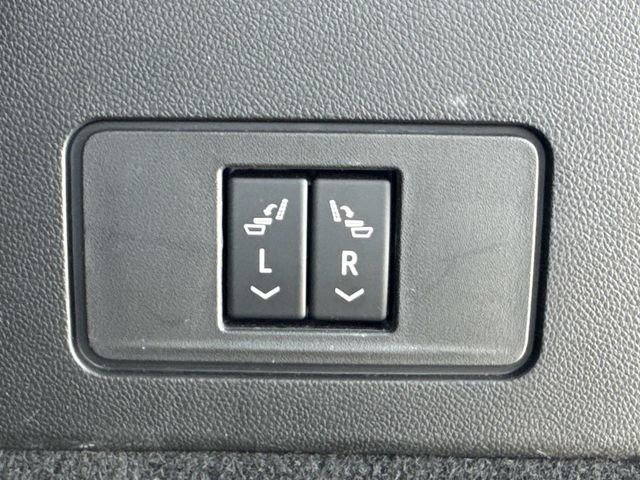 Used 2023 Cadillac XT6 Luxury image 12