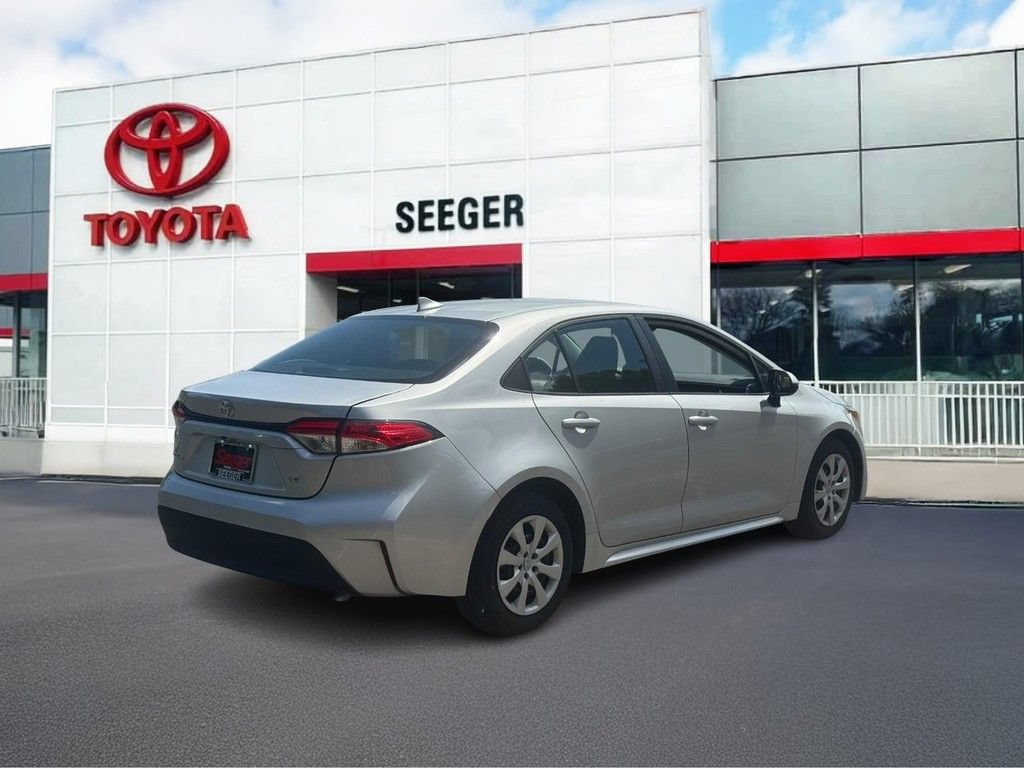 Used 2024 Toyota Corolla LE FWD video 3