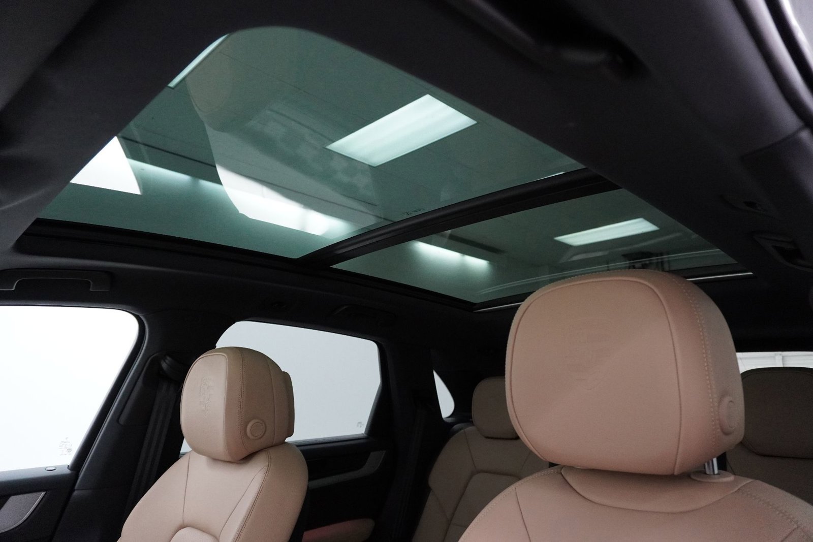 Certified 2025 Porsche Cayenne image 28