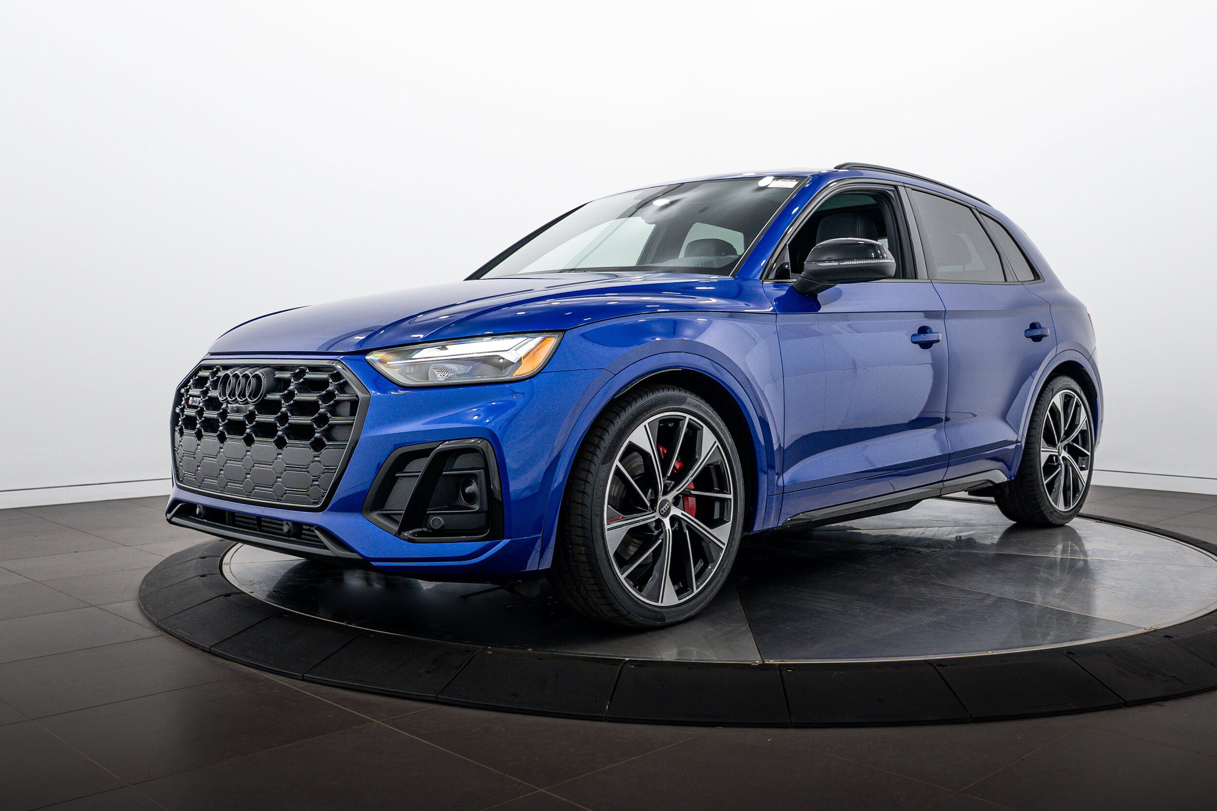 Certified 2024 Audi SQ5 Premium Plus AWD/4WD image 7