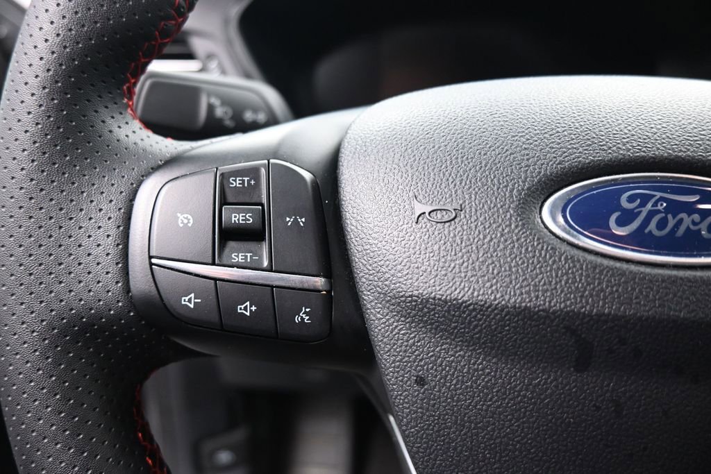 Used 2025 Ford Escape ST-Line AWD/4WD image 18