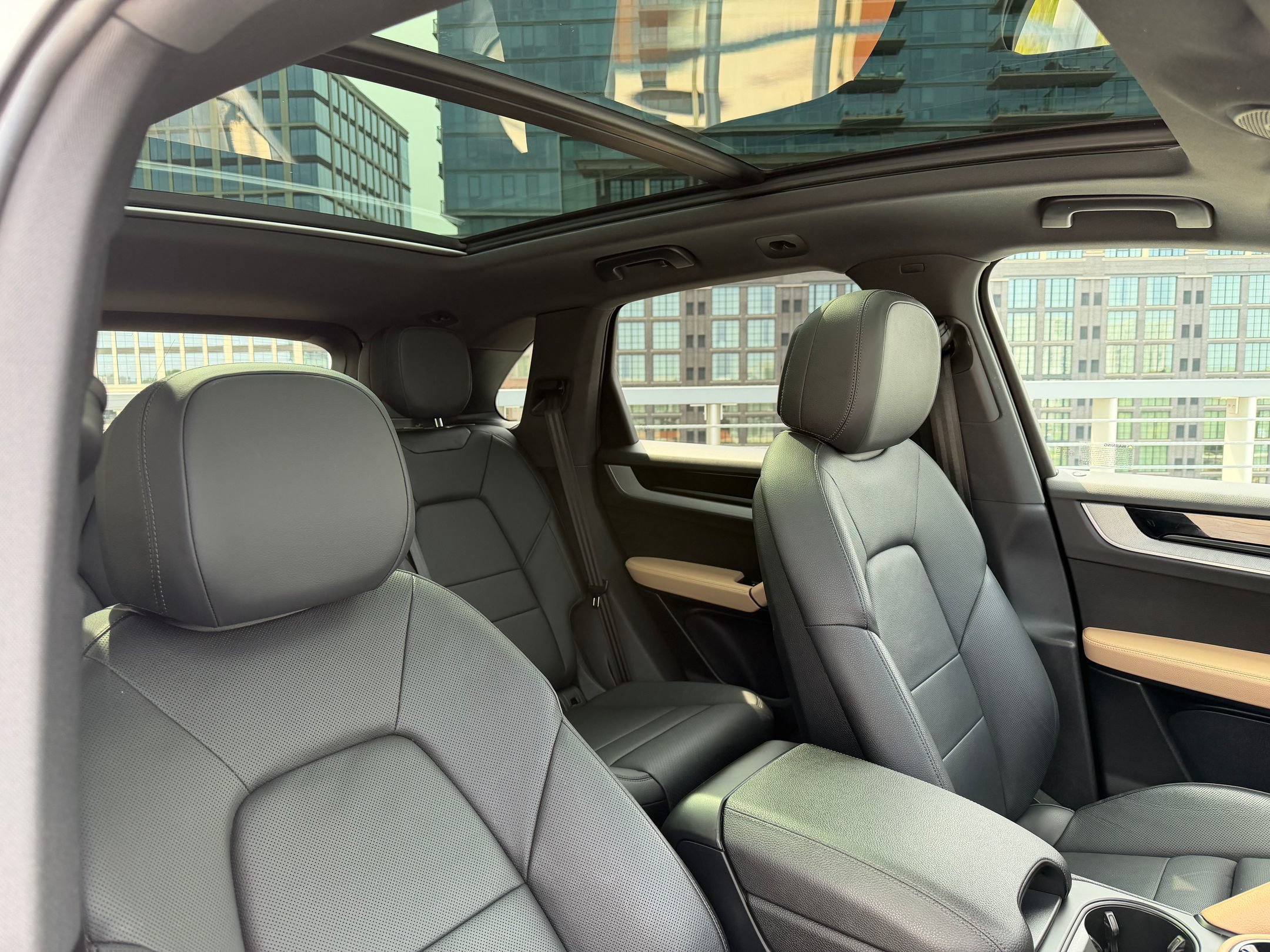 Certified 2024 Porsche Cayenne AWD/4WD image 22