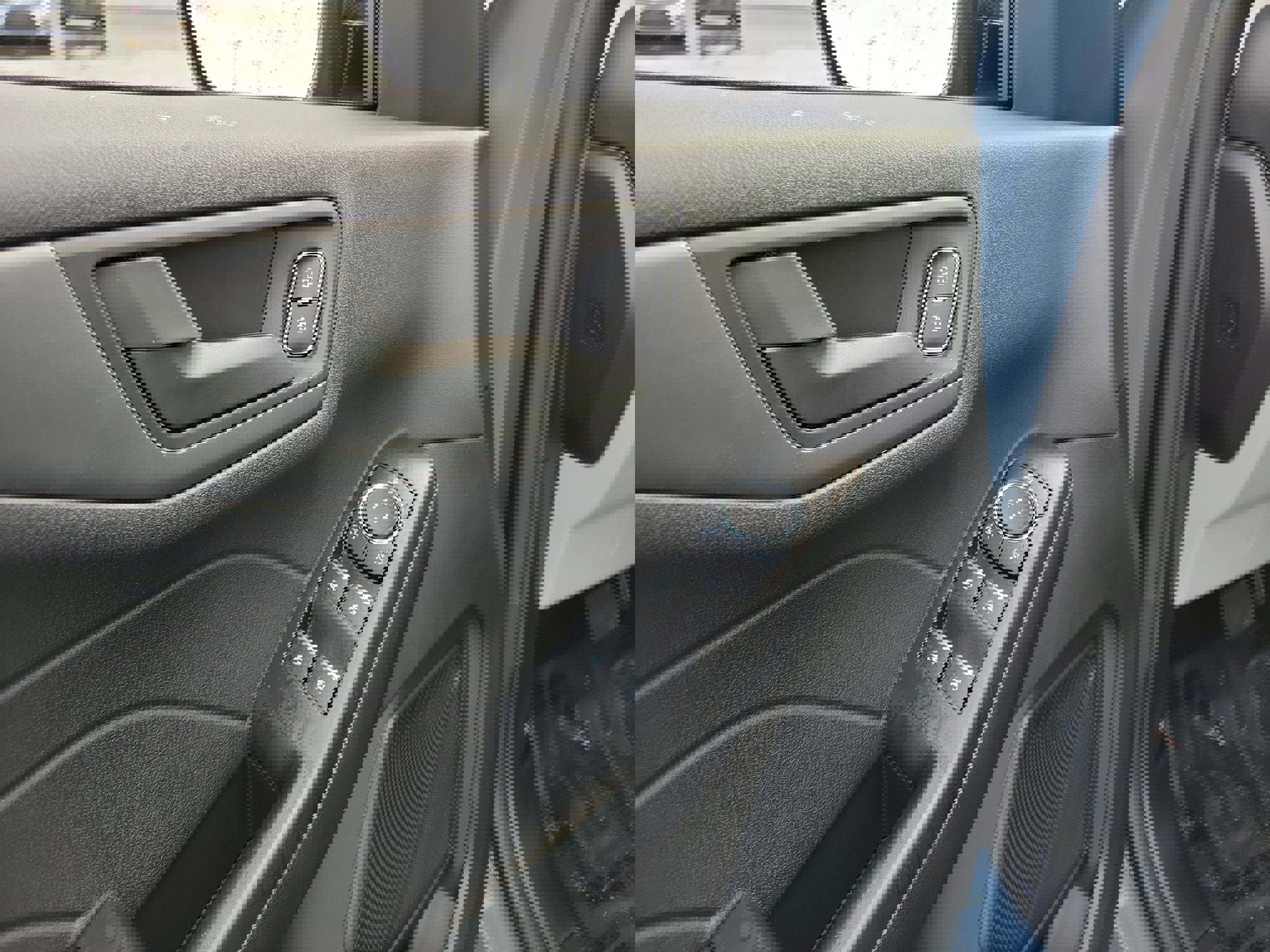 Used 2025 Ford Escape Active image 18