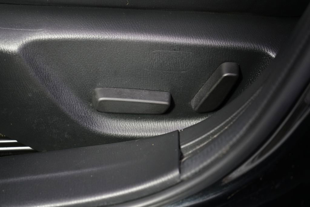 Used 2017 MAZDA MAZDA3 Touring FWD image 14