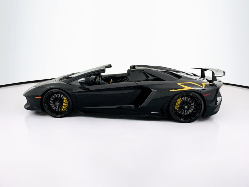 Used 2017 Lamborghini Aventador LP 750-4 Superveloce image 8