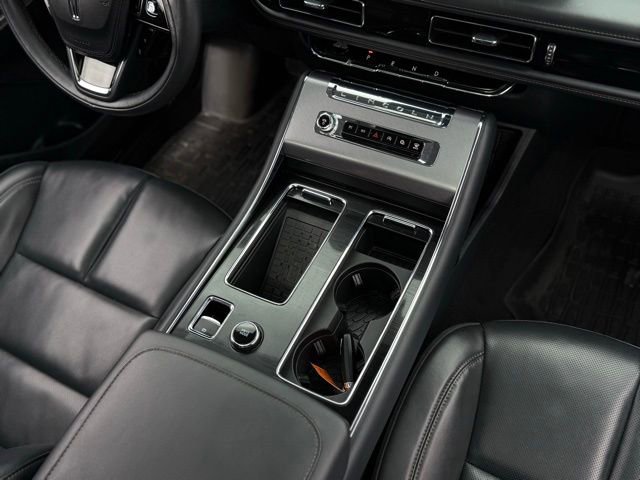 Used 2025 Lincoln Aviator AWD image 30