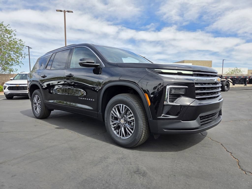New 2026 Chevrolet Traverse LT w/ Driver Confidence Package FWD image 1