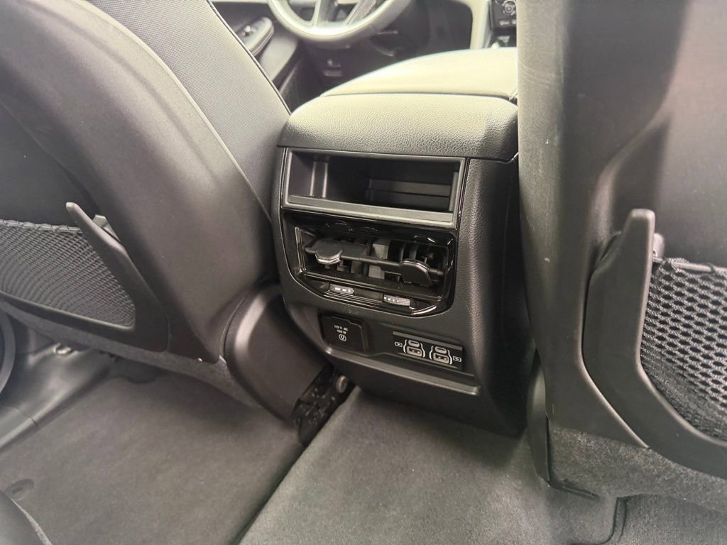 Used 2024 Jeep Grand Cherokee Altitude image 38