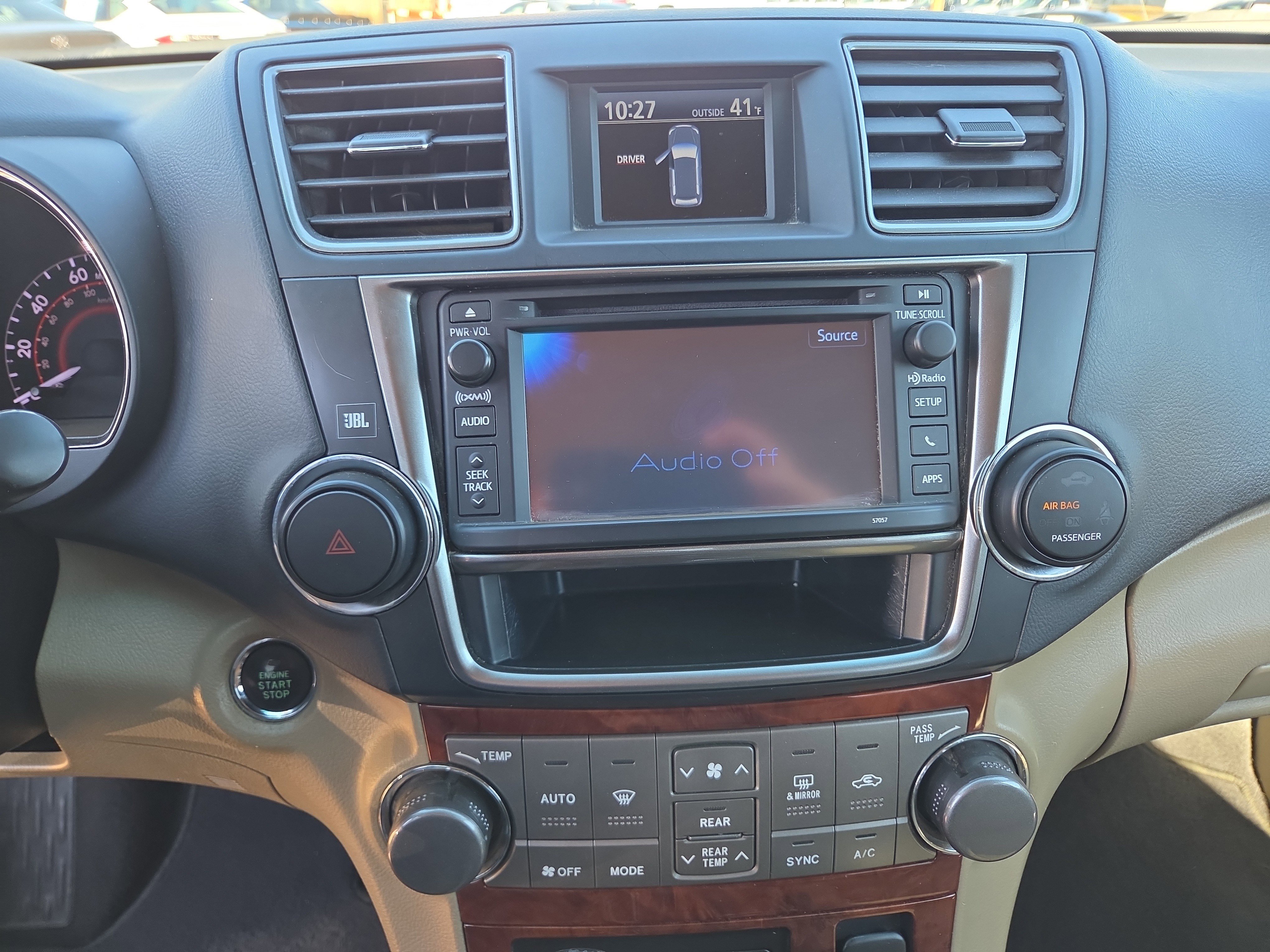 Used 2013 Toyota Highlander Limited image 25