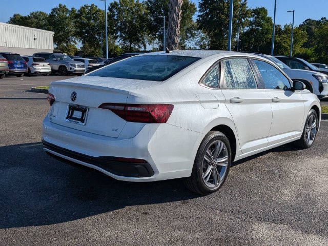 Used 2023 Volkswagen Jetta SE FWD image 4