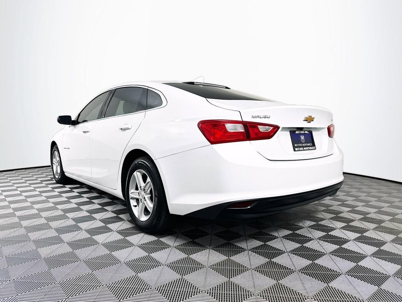 Used 2023 Chevrolet Malibu LT image 14