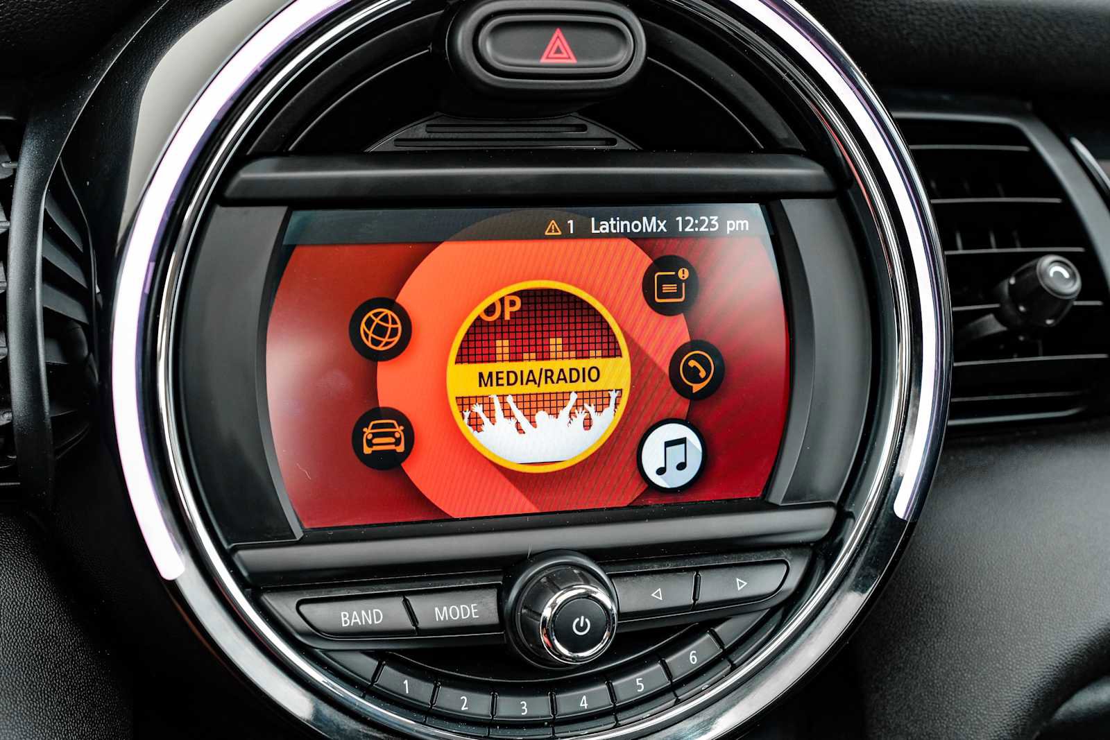 Used 2019 MINI Cooper 4-Door Hardtop image 30