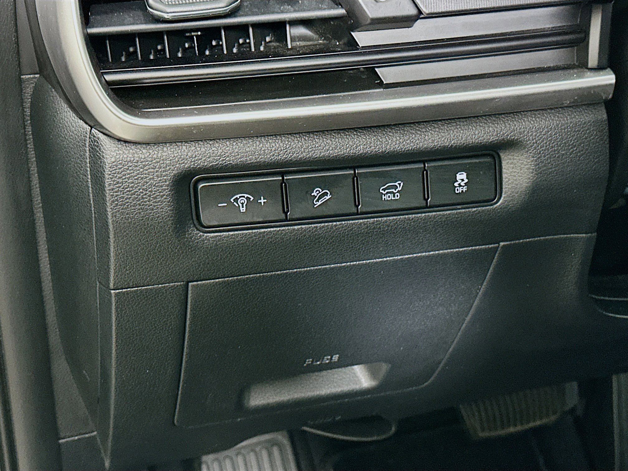 Used 2025 Kia Telluride S FWD image 17