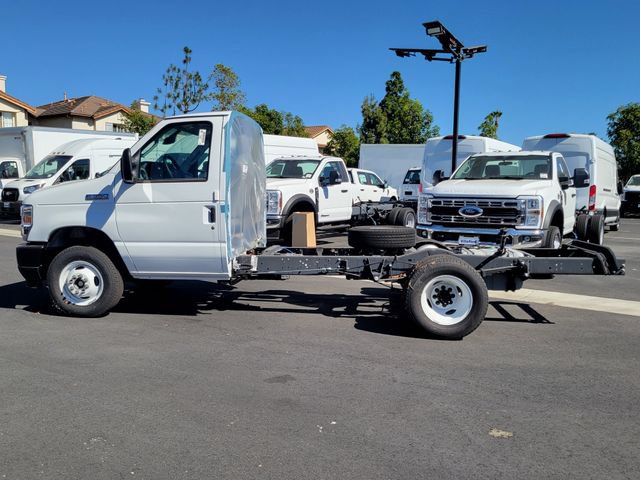 New 2026 Ford E-350 and Econoline 350 Super Duty RWD image 18