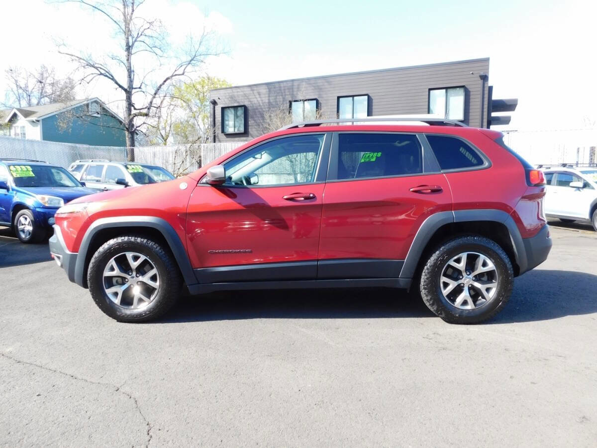 Used 2017 Jeep Cherokee Trailhawk image 25
