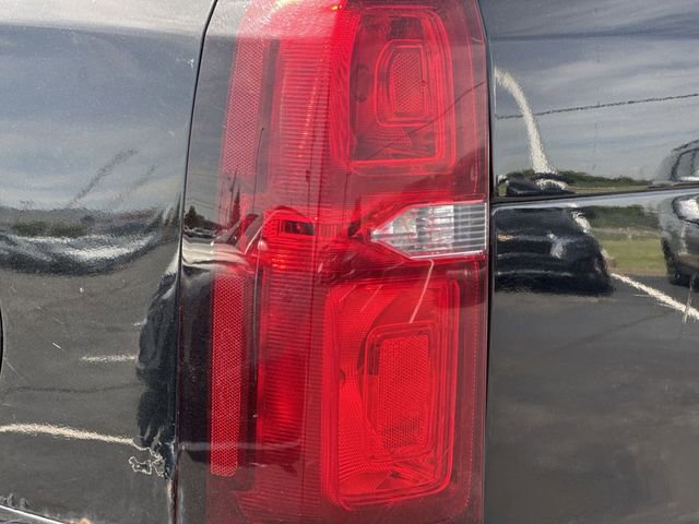 Used 2019 Chevrolet Suburban LT AWD/4WD image 28