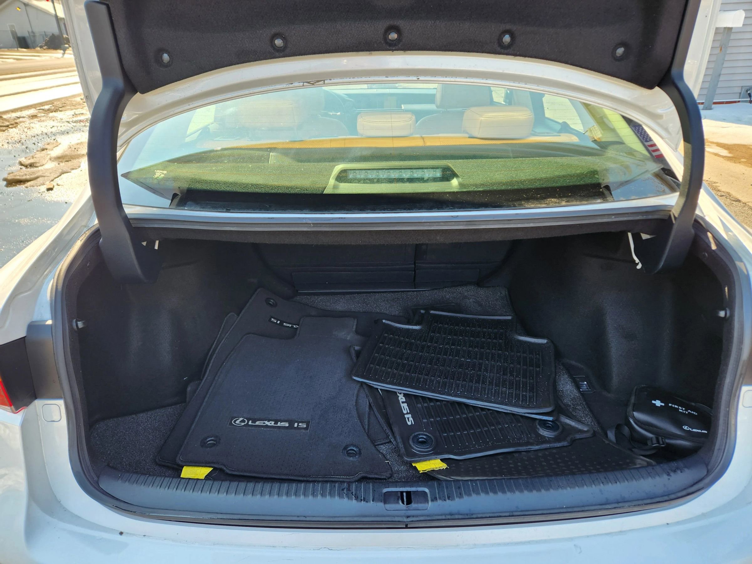 Used 2018 Lexus IS 300 AWD w/ Comfort Package image 13