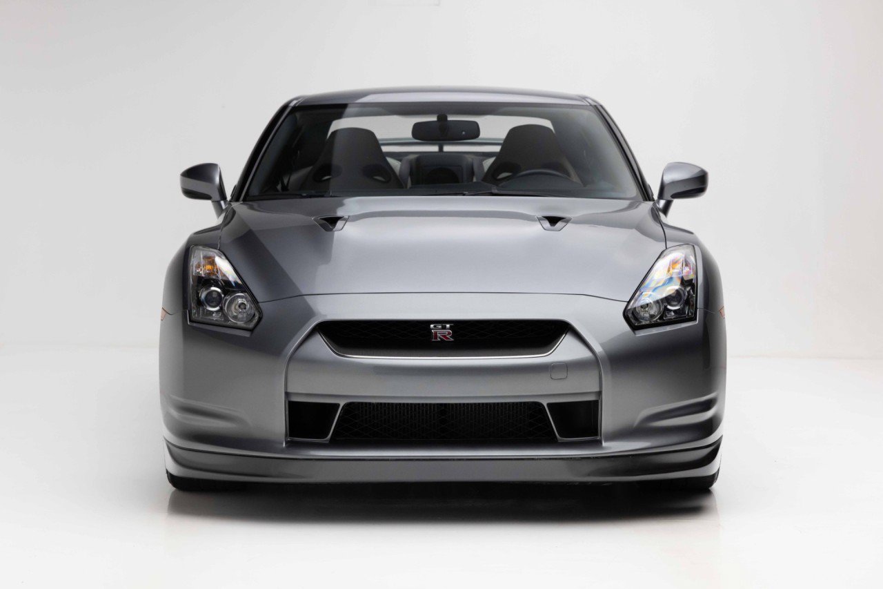 Used 2010 Nissan GT-R Premium AWD/4WD image 5