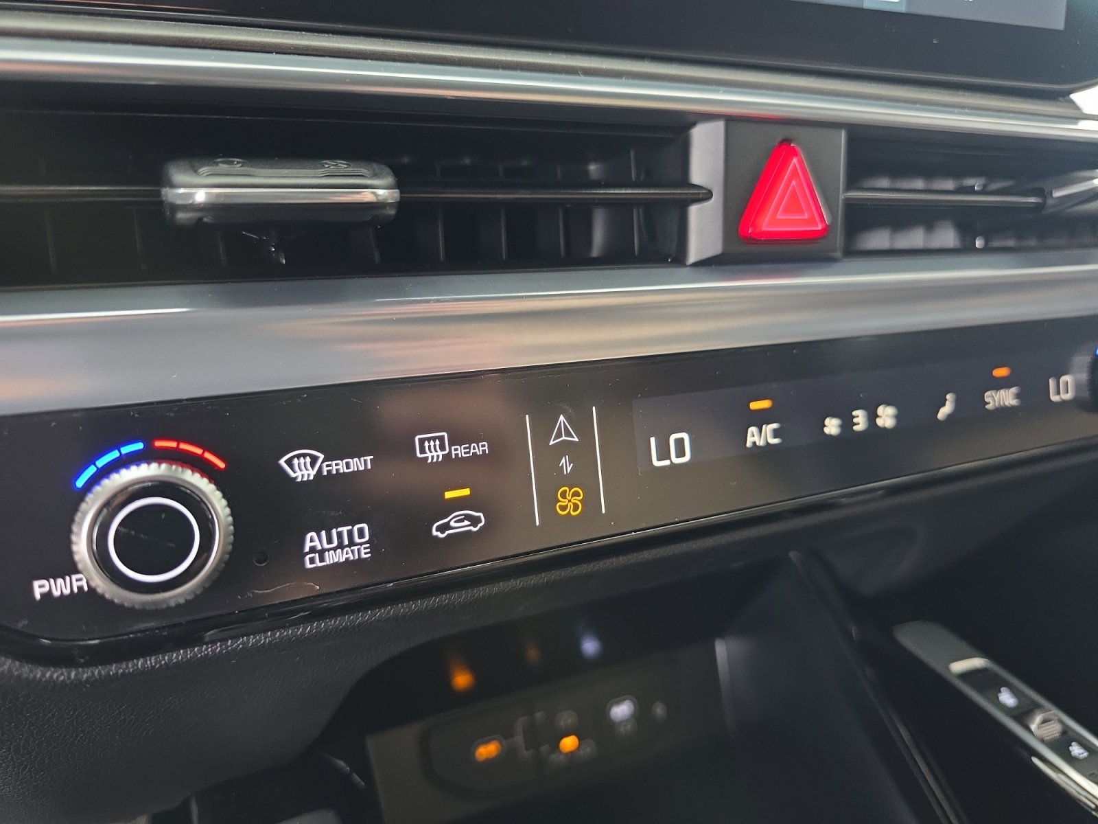 Certified 2025 Kia Sorento SX Prestige w/ Olive Brown Leather Package AWD/4WD image 16