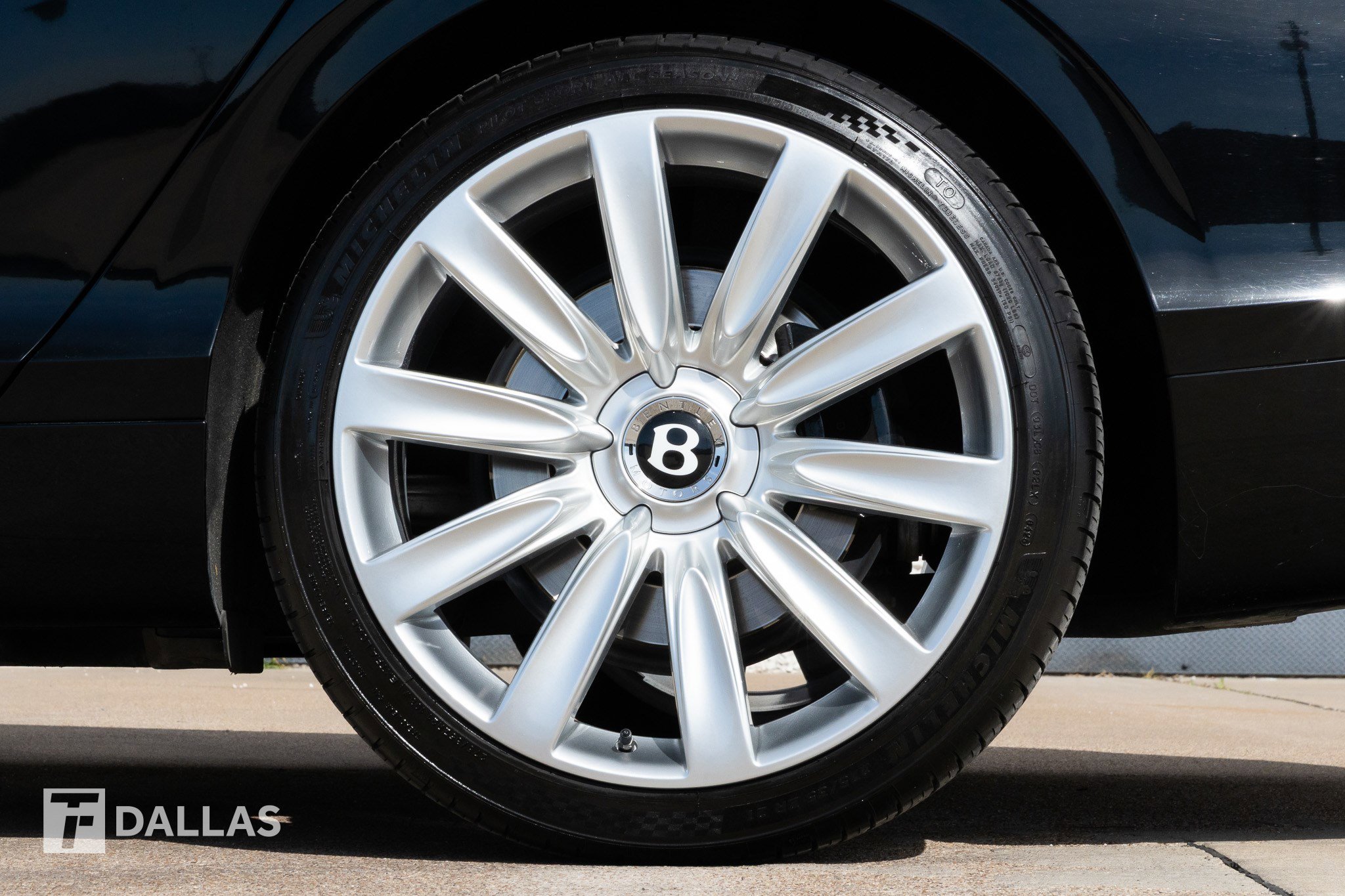 Used 2014 Bentley Flying Spur W12 image 9