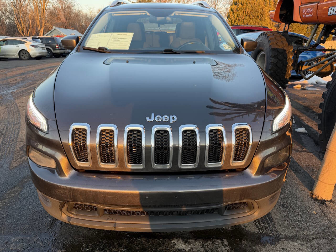 Used 2017 Jeep Cherokee Latitude w/ Comfort/Convenience Group image 3