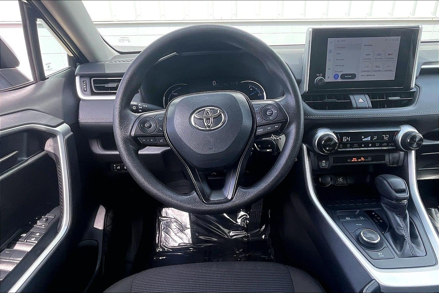 Used 2025 Toyota RAV4 LE AWD/4WD image 6
