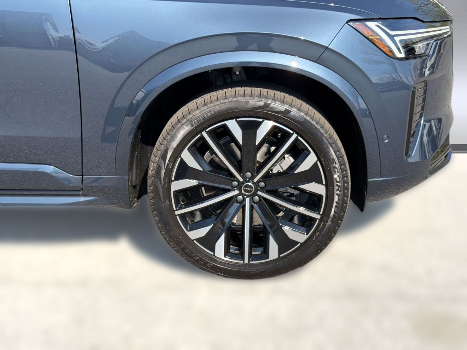 New 2026 Volvo XC90 B6 Ultra w/ Protection Package Premier AWD/4WD image 11