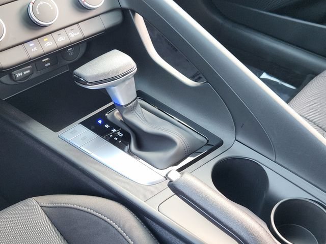 Certified 2026 Hyundai Elantra SE FWD image 14